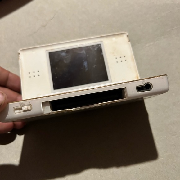 Ds lite (not working) - Picture 3 of 4